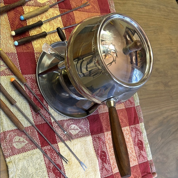 Stainless Steel Fondue Set with Wooden Handles - Picture 2 of 6